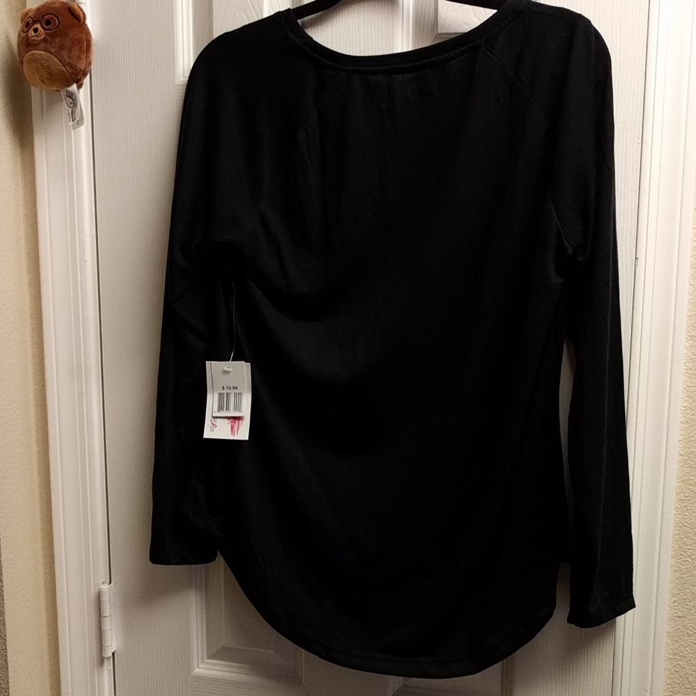 Donated - Strong Female Hero T-shirt - Picture 6 of 8
